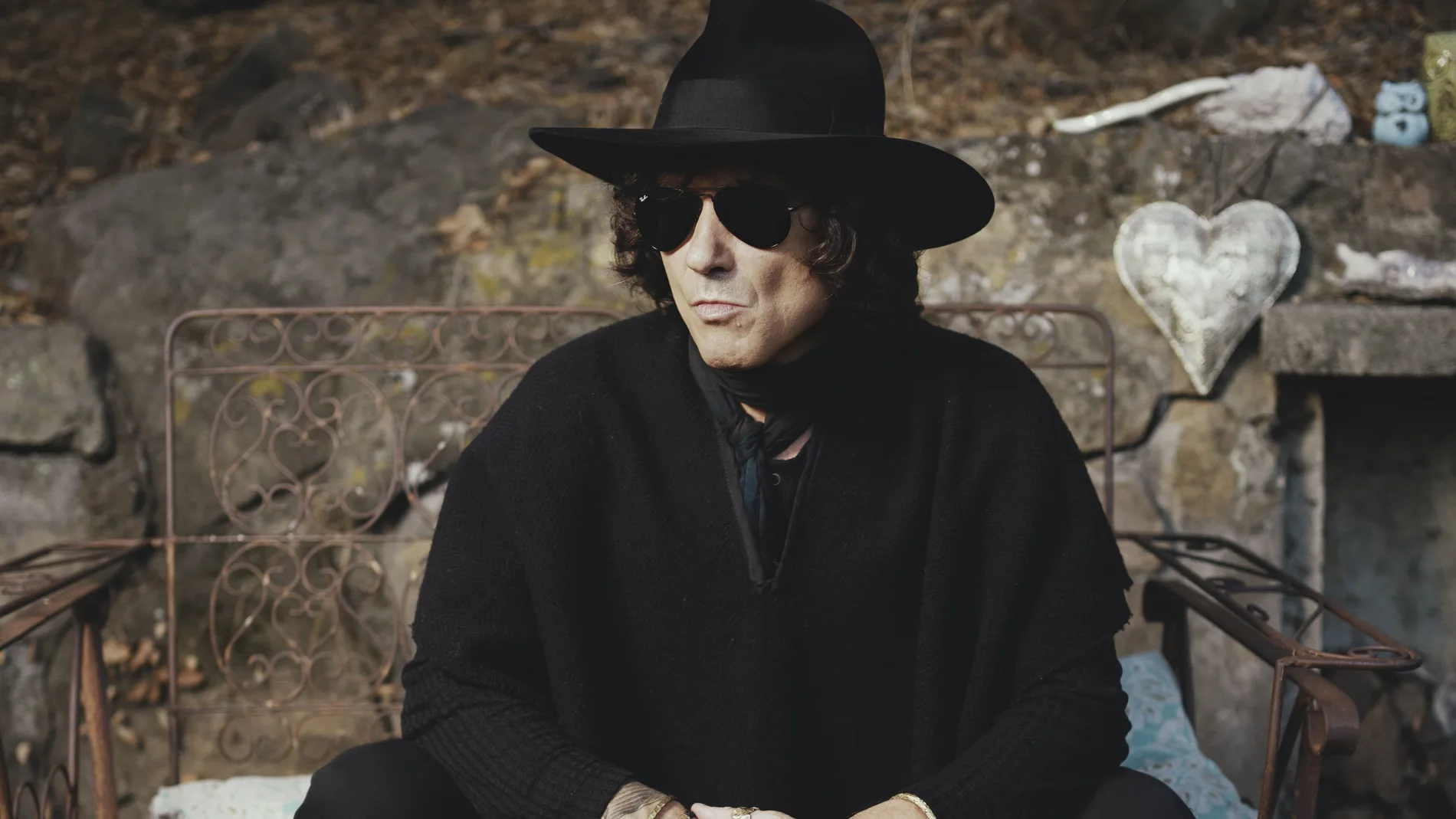 El músico Enrique Bunbury publica "Greta Garbo"