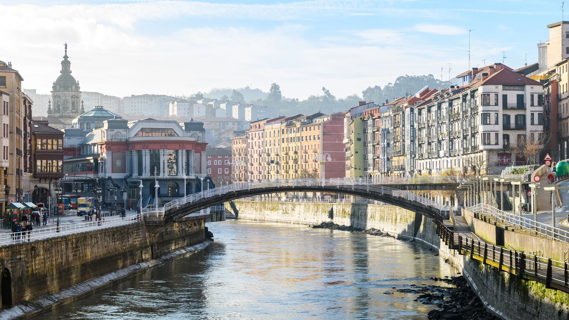 Vistas panorámicas de la ciudad vieja de Bilbao