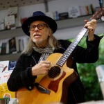 Elliott Murphy este mediodía en la Feria del Libro