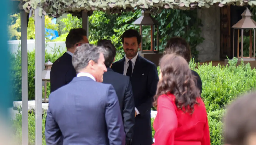 Willy Bárcenas esperando a la novia