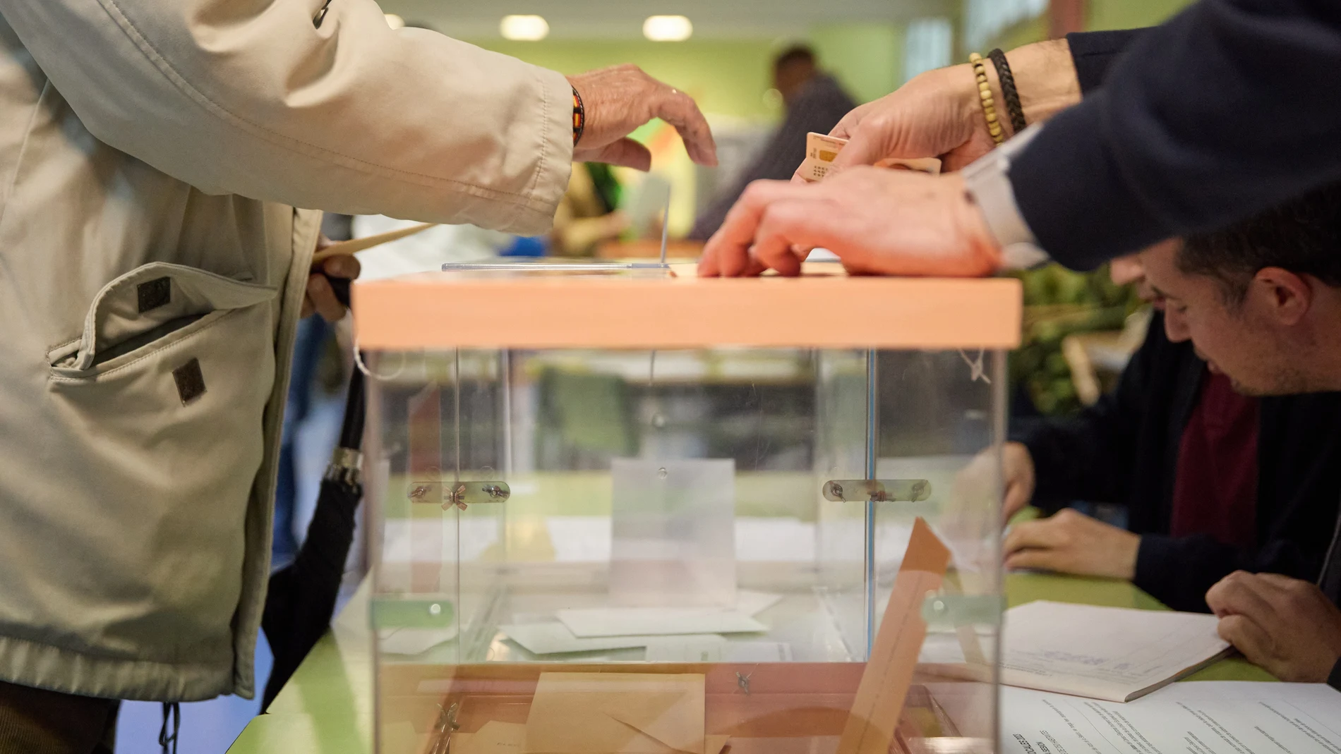 MADRID.-28M.- AMP.- Todos los colegios electorales madrileños abren sus puertas con normalidad