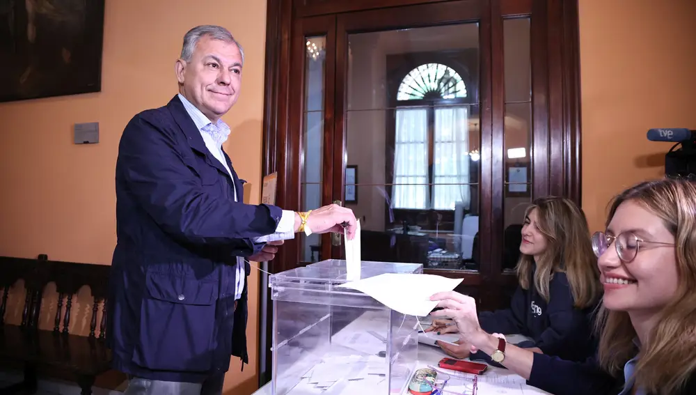El candidato del PP a la Alcaldía de Sevilla, José Luis Sanz