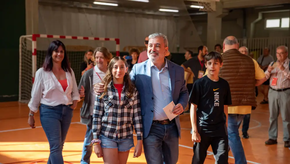 Collboni vota para las elecciones municipales de 2023 en Barcelona