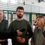  El vicepresidente de la Junta de Castilla y León, Juan García Gallardo, atiende a los medios de comunicación tras reunirse con ganaderos para tratar la problemática de la tuberculosis bovina