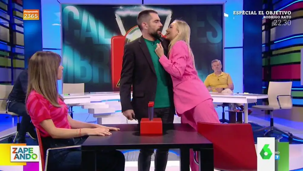 Isabel Forner le mete cuello a Dani Mateo en 'Zapeando'