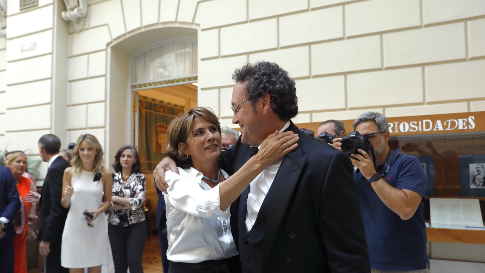 Dolores Delgado y Álvaro García Ortiz durante el nombramiento del segundo como nuevo Fiscal General del Estado, en la sede de la Fiscalía.