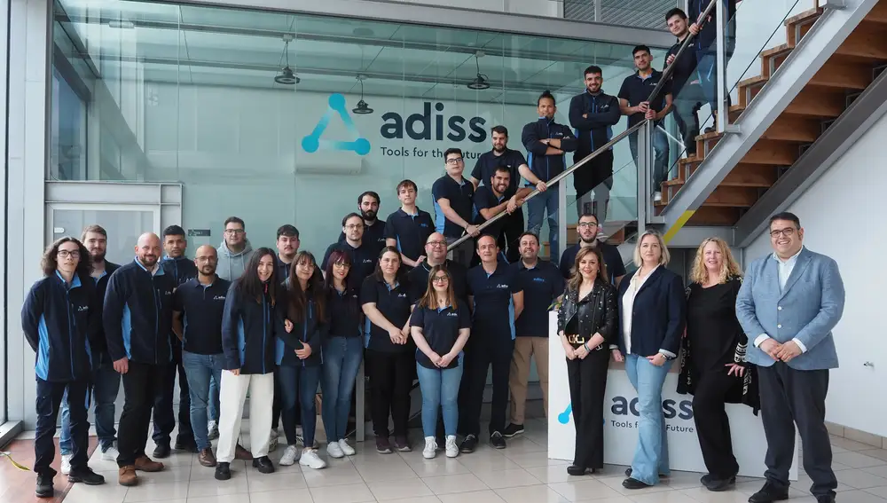 El equipo de Adiss en las instalaciones de la compañía