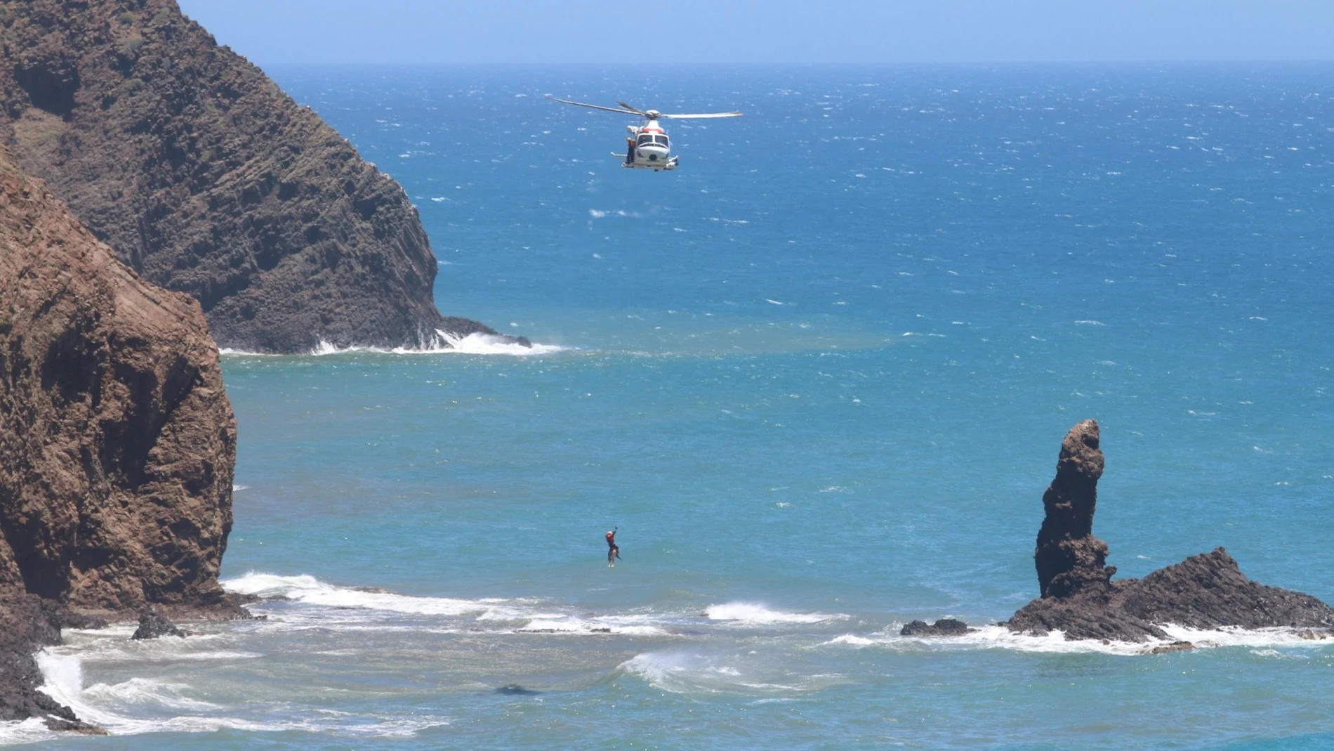 Rescate en helicóptero en las costas de Almería