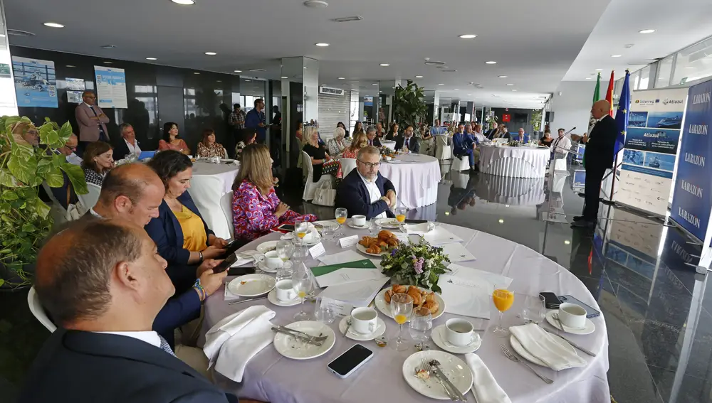 El presidente del Clúster Marítimo-Marino de Andalucía, Javier Noriega Hernández, durante su intervención en el Puerto de Cádiz