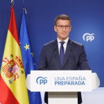 Feijóo admite que tiene "un problema" con el inglés pero recuerda que hay traductores en las cumbres internacionales