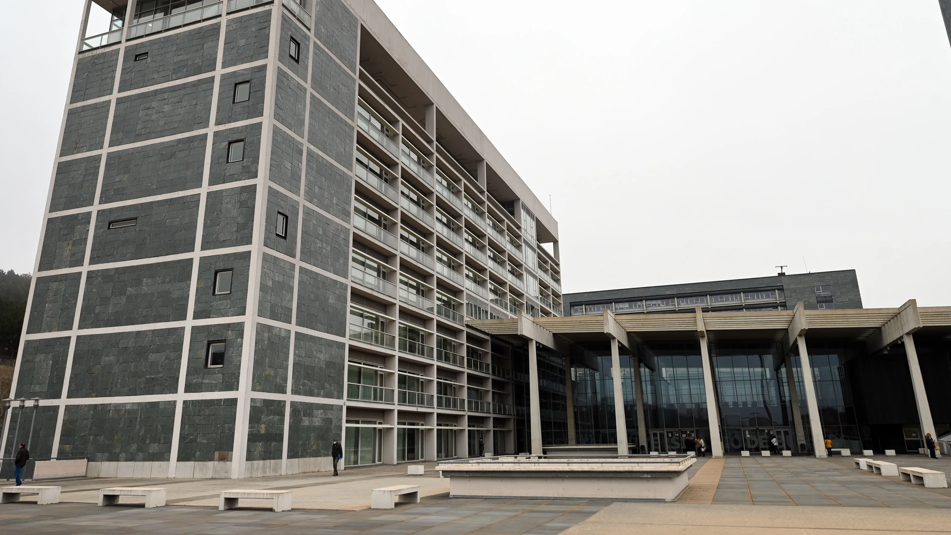 Hospital Universitario de Burgos donde permanece ingresado el árbitro