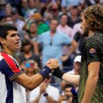 Carlos Alcaraz se mide a Stefanos Tsitsipas