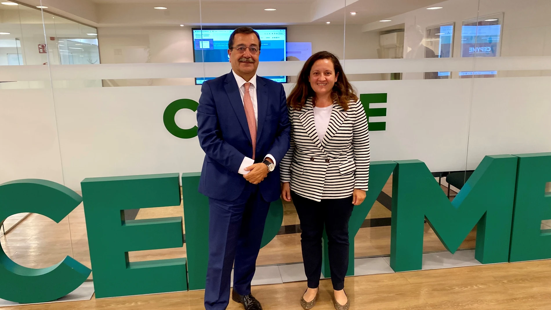 El presidente del Observatorio de la Morosidad, Luis Collado, con la directora de Política Económica del Ministerio de Asuntos Económicos, Elena Aparici CEPYME 05/06/2023