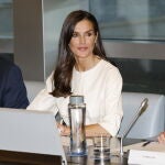 La Reina Letizia de blanco para arrancar su semana.