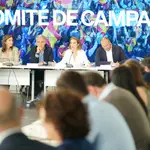 La secretaria general del PP, Cuca Gamarra ha presidido hoy la reunión del comité de campaña en la sede nacional de Génova.