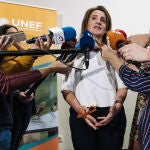 Teresa Ribera acusa a Juanma Moreno de tener un "comportamiento de gamberro"