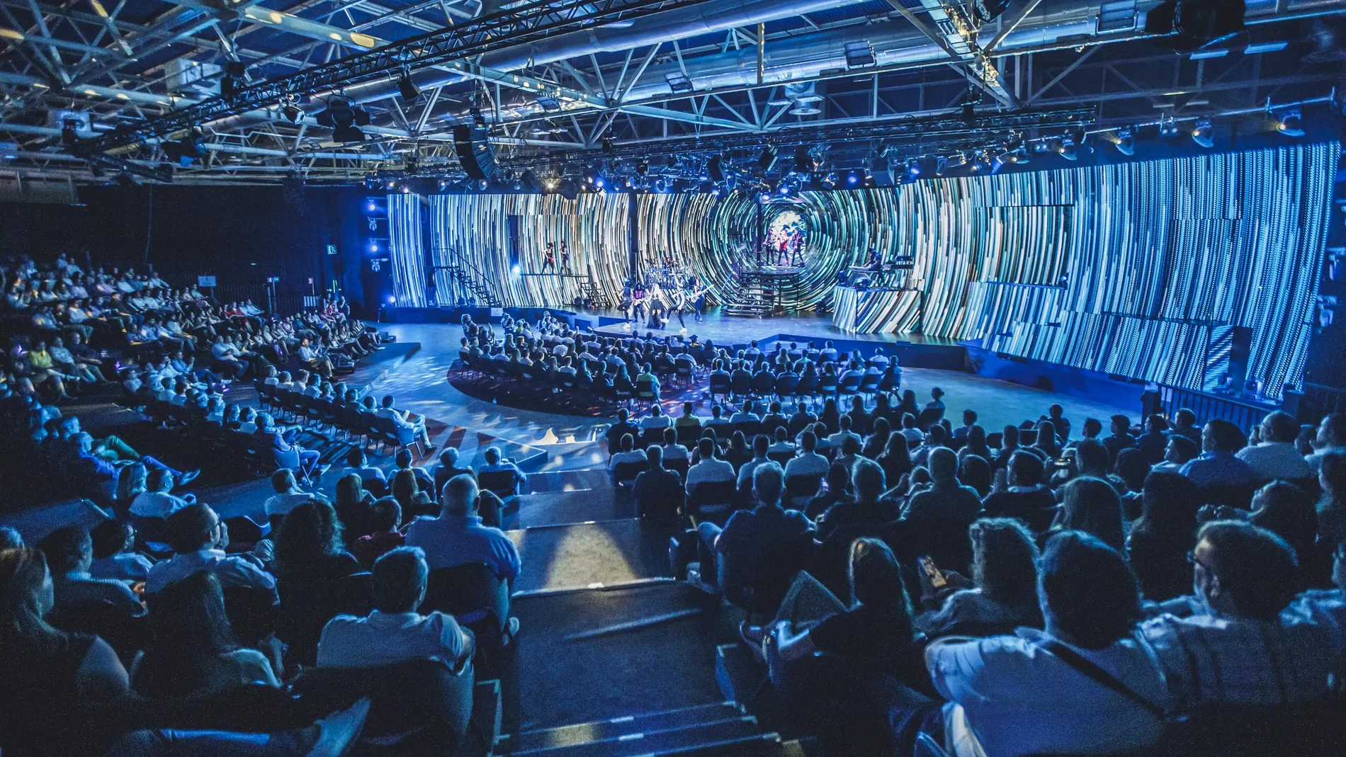 La experiencia que ofrece WAH Show Madrid es total, destacando su espectáculo musical