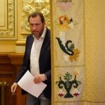 El alcalde de Valladolid en funciones, el socialista Óscar Puente, antes de comparecer ante la prensa