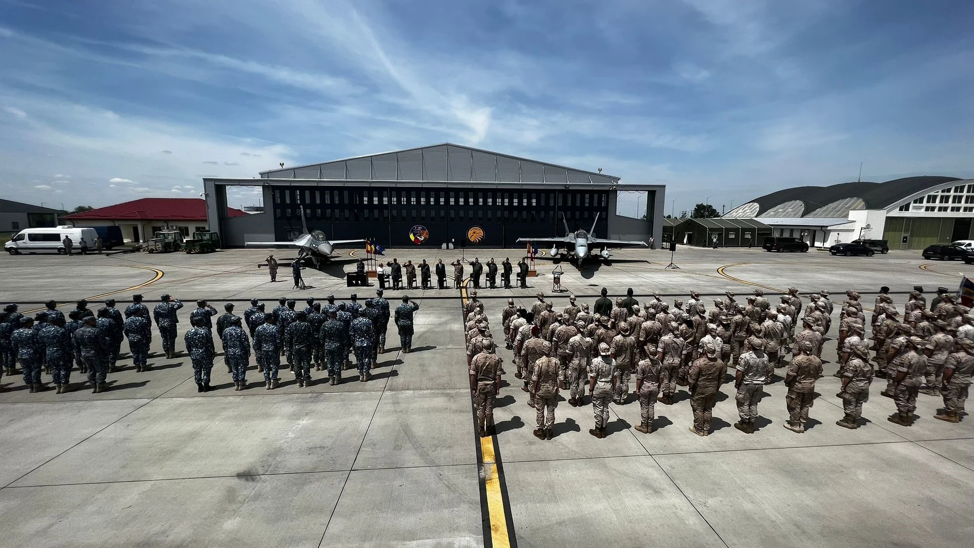 Ceremonia de clausura del destacamento aéreo español en la base aérea de Fetesti, en Rumanía