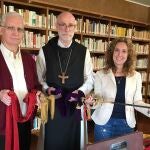 Un momento de la donación del archivo de Batet
