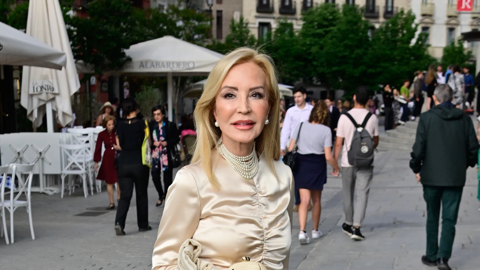 Carmen Lomana