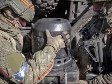 Dos soldados rusos en una foto de archivo Dos soldados rusos en una foto de archivo