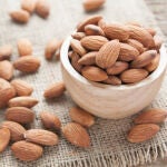  Un bol de almendras