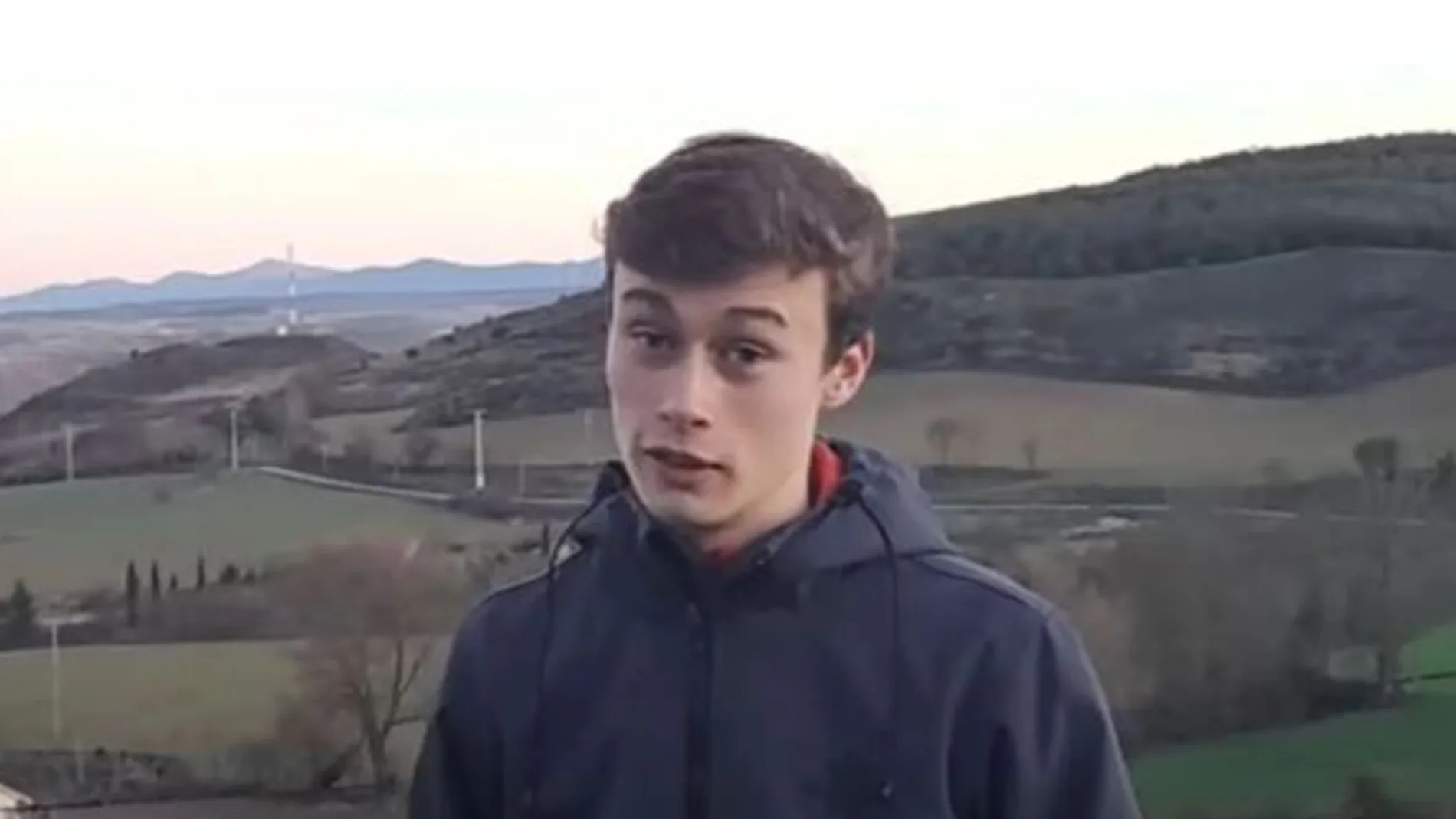Jorge Rey es un joven aficionado a la meteorología que se define como "tu hombre del tiempo"