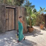 Anna Padilla con vestido asimétrico.
