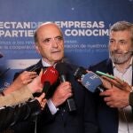 El presidente de NODDO, José María Vela(I); y el director de NODDO, Eduardo Andrés(D) , en la presentación a la Red de Centros Tecnológicos de Castilla y León