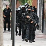 El hombre atrincherado en su casa de Leioa durante tres horas ha sido detenido por desórdenes públicos y amenazas
