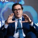 El presidente de la CEOE, Antonio Garamendi, interviene durante el encuentro de Europa Press, ‘Global Trends 2023í, en el Auditorio El Beatriz de Madrid, a 13 de junio de 2023, en Madrid (España). El encuentro ha sido organizado por Europa Press y por la Cámara de Comercio de Estados Unidos en España (AmChamSpain).
