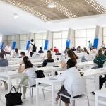 Estudiantes preparados para realizar uno de los exámenes de las pruebas de acceso a la universidad 2023, en la Universidad Pablo de Olavide (UPO) en la primera jornada de la PEvAU, a 13 de junio del 2023 en Sevilla