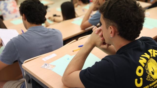 'La casa de Bernarda Alba' y un editorial sobre digitalización, preguntas del primer examen de Selectividad en Andalucía