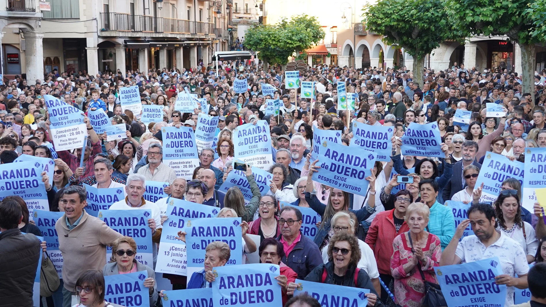 Aranda de Duero (Burgos) se vuelca con las infraestructuras y sale a la calle para pedir la reapertura del Tren Directo