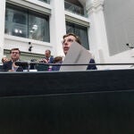 Almeida despide a los concejales de la XI Corporación con una medalla de plata de ley con la imagen de San Isidro