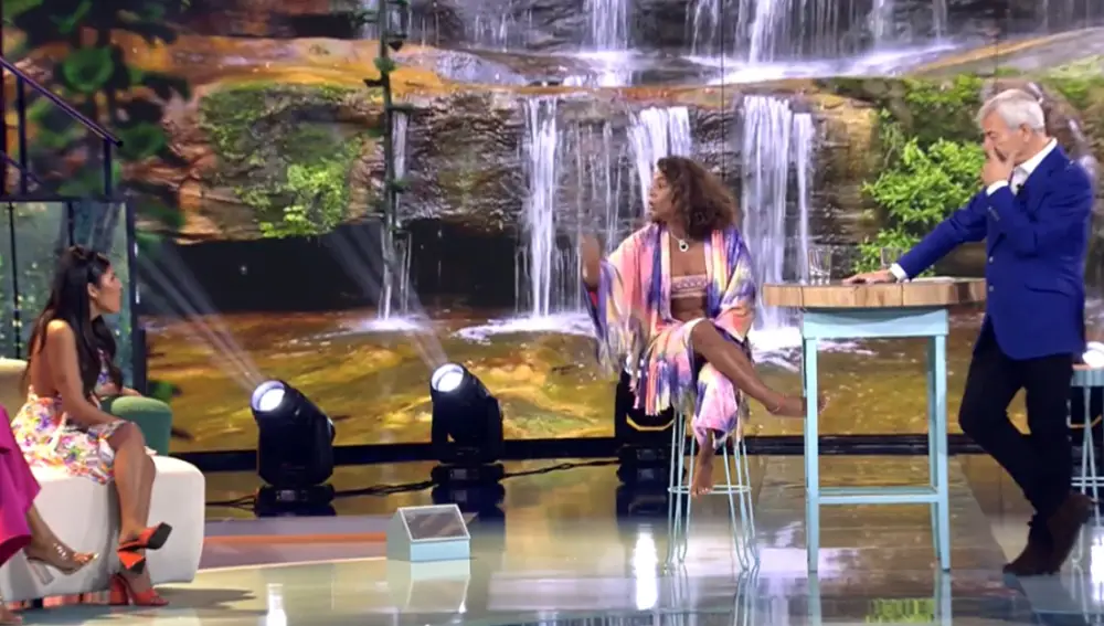 Isa Pantoja y Alma Bollo enfrentadas en el plató de 'Supervivientes'
