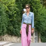 Pilar de Arce con pantalones culotte.