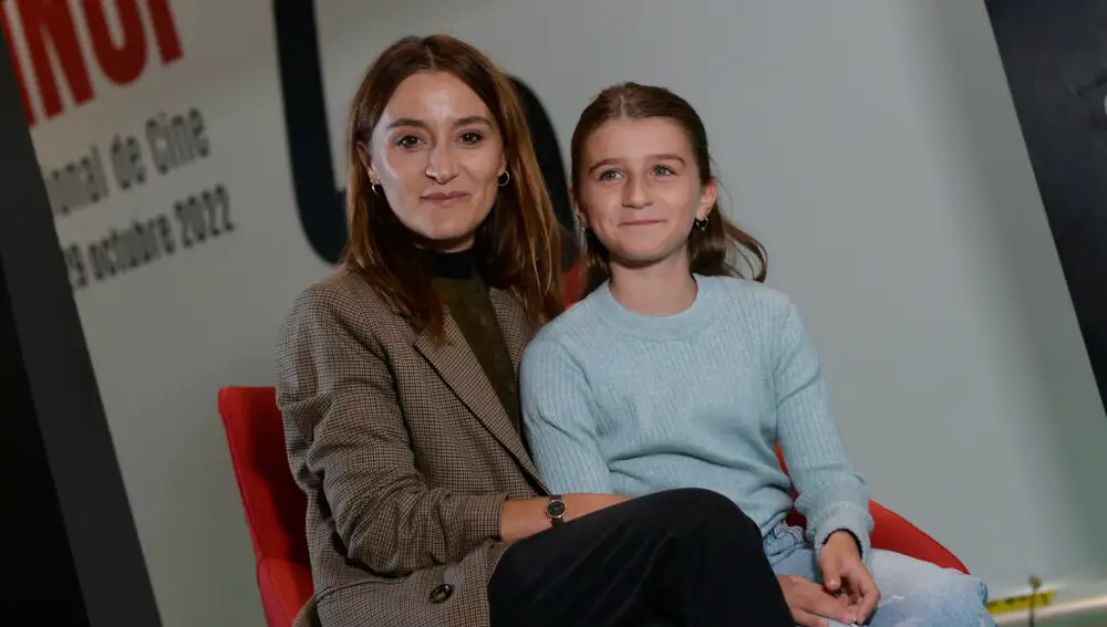 Alves (izda.) y su joven protagonista en la última Seminci de Valladolid