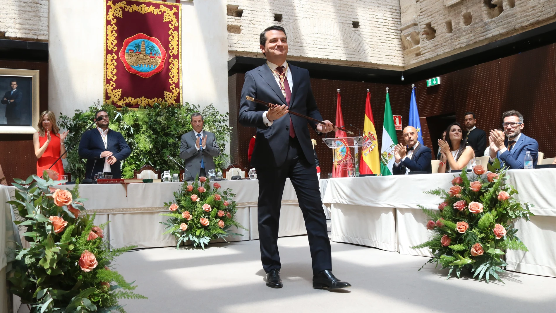 José María Bellido (PP), investido alcalde de Córdoba por mayoría absoluta, plantea cinco grandes pactos a la oposición
