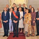 El alcalde de Salamanca, Carlos García Carbayo, junto a su equipo de gobierno