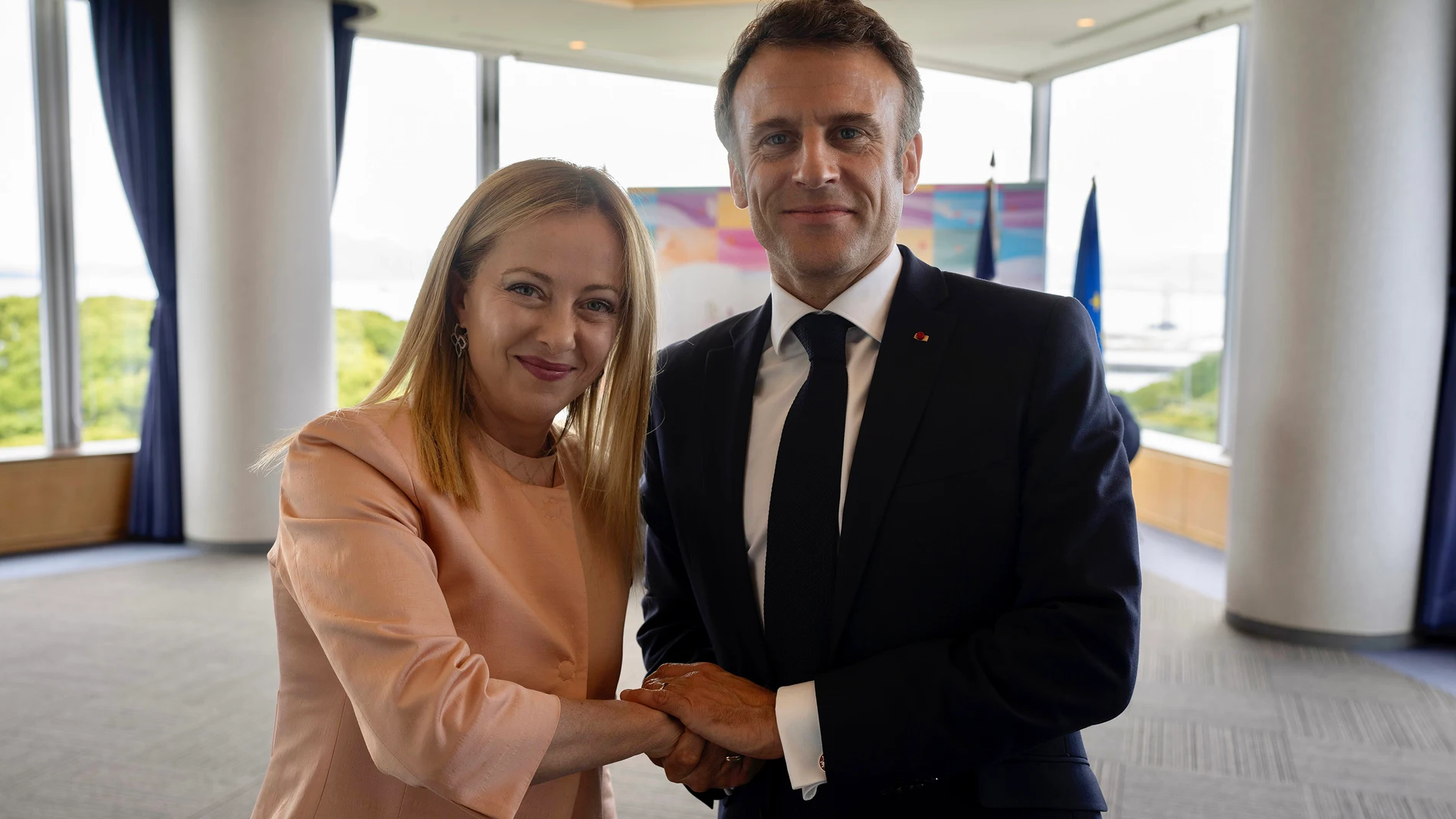 La primera ministra italiana, Giorgia Meloni, y el presidente francés, en el Palacio del Elíseo