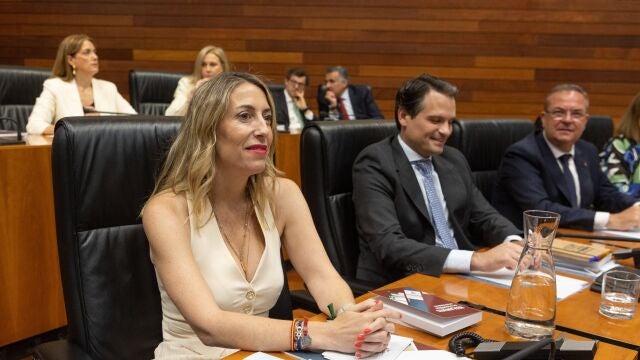 La presidenta del PP de Extremadura, María Guardiola, durante la constitución de la Asamblea de Extremadura, a 20 de junio de 2023, en Mérida, Badajoz, Extremadura (España). 