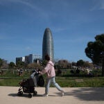 Sánchez y Escrivá anuncian que extenderán de 16 a 20 semanas el permiso de paternidad y maternidad con trabajo parcial
