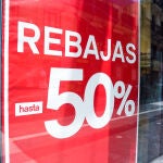 MADRID.-La OCU prevé un impulso de las ventas en rebajas, pese a ser un gasto difícil de afrontar para algunos hogares