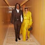 Jay-Z y Beyoncé en el desfile de Louis Vuitton.
