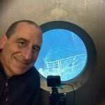 Mike Reiss, productor de los Simpson, bajó al Titanic en 2022 y relata una experiencia aterradora