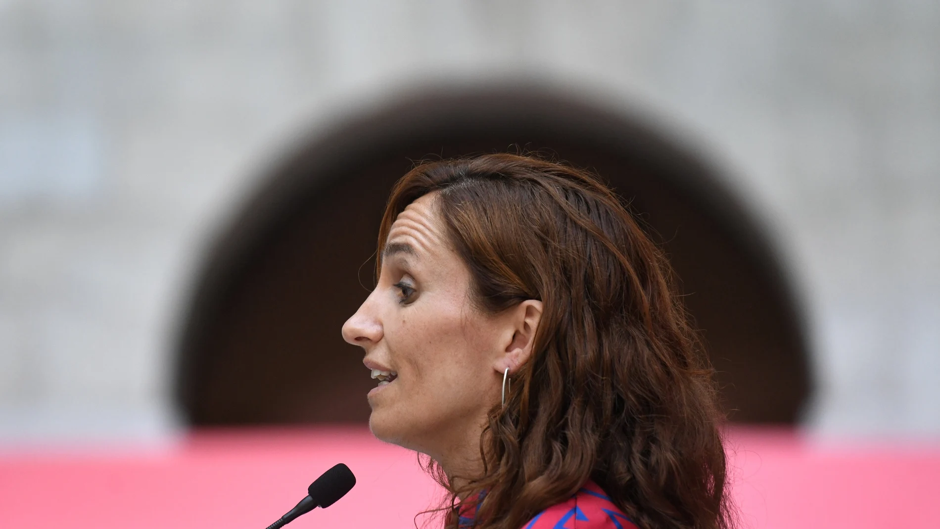 La portavoz de Más Madrid en la Asamblea, Mónica García, interviene durante el acto de toma de posesión de la presidenta de la Comunidad de Madrid, en la Real Casa de Correos, a 23 de junio de 2023, en Madrid (España). Ayuso ha sido investida como presidenta regional en la Asamblea de Madrid, gracias a la mayoría absoluta que le otorgan los 70 diputados que el Partido Popular alcanzó en las elecciones del pasado 28 de mayo. Hoy es la primera vez que se puede ver juntos a los nuevos miembros del Gobierno regional, que tomarán posesión de su cargo el próximo lunes 26 de junio. 23 JUNIO 2023;ISABEL DÍAZ AYUSO;COMUNIDAD DE MADRID;TOMA DE POSESION;COMUNIDAD DE MADRID 23/06/2023