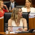 La presidenta del PP de Extremadura, María Guardiola, durante la constitución de la Asamblea de Extremadura, a 20 de junio de 2023, en Mérida.