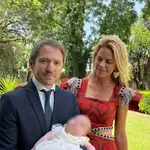 Amelia Bono se va de comunión con un vestido étnico de la misma firma española que el traje de la comunión de su hijo Gonzalo